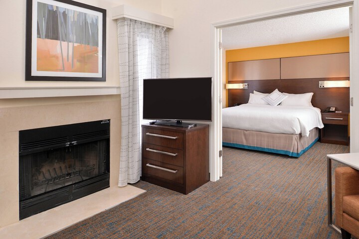 Room 12 of 27