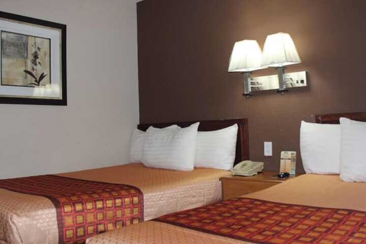 Travel Inn by OYO Omaha