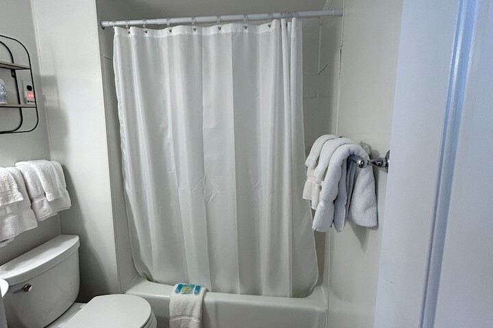 Room 10 of 37