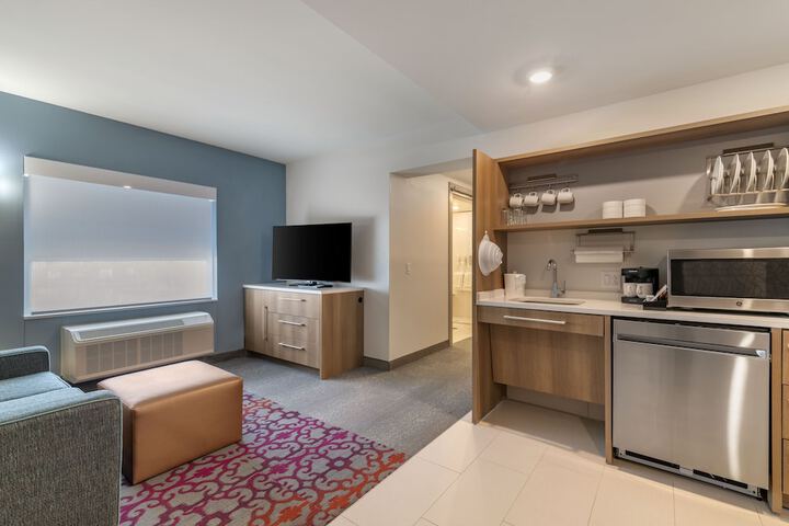 Room 28 of 40