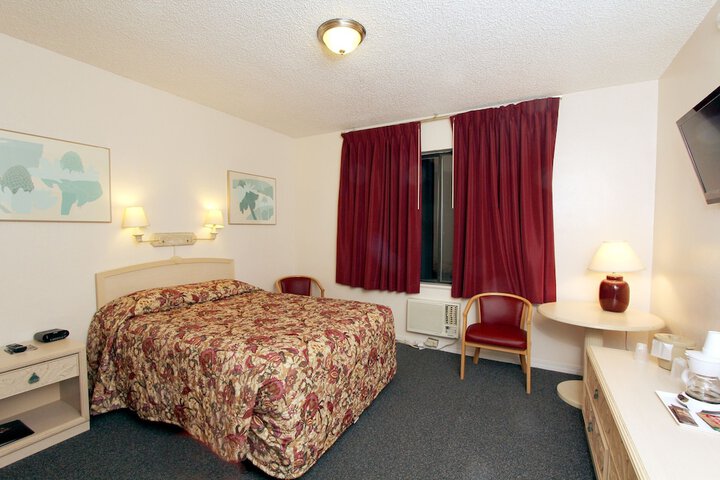 Room 3 of 27