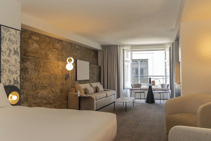 Room 27 of 53