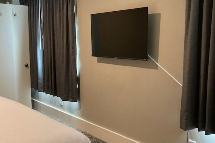 Room 37 of 47