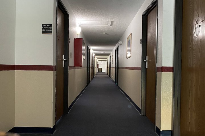 Ballroom/Hall 27 of 30