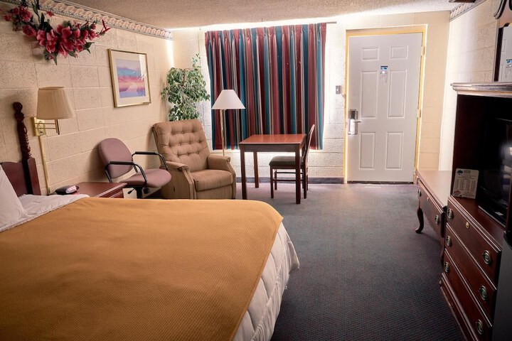 Room 5 of 14