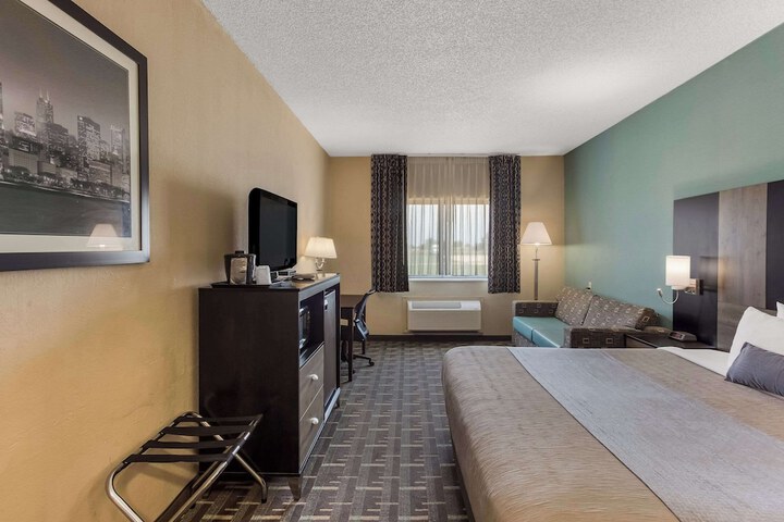 Room 16 of 28