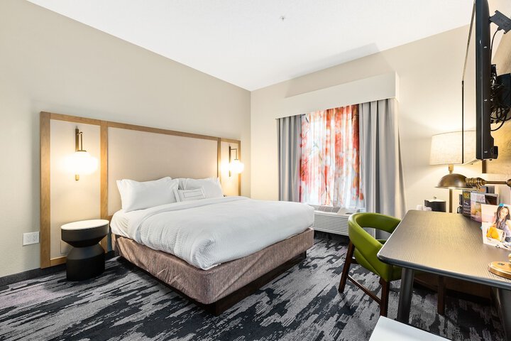 Room 35 of 48