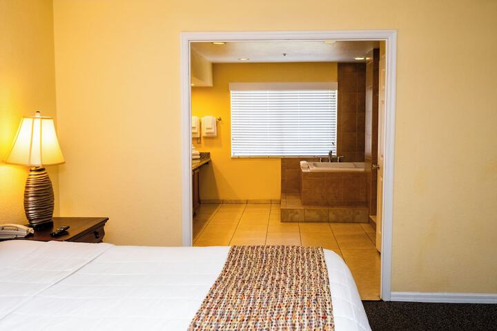 Room 41 of 83