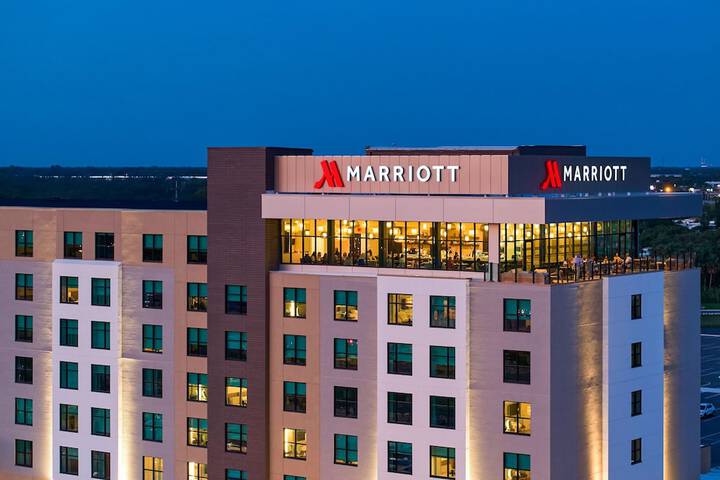 Hotel 5 of 101
