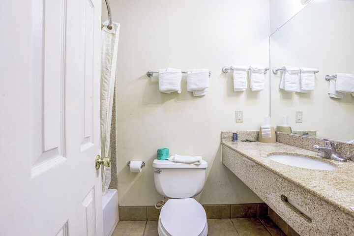 Whispering Pines by Hotel O Whitestone VA