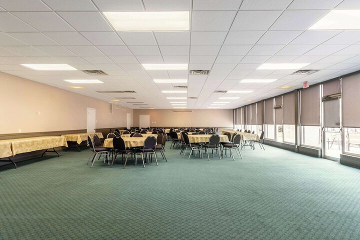 Quality Inn & Suites Vandalia near I-70 and Hwy 51