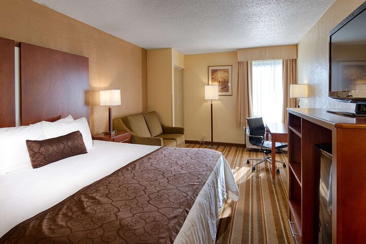 Best Western Plus Richmond Airport Hotel
