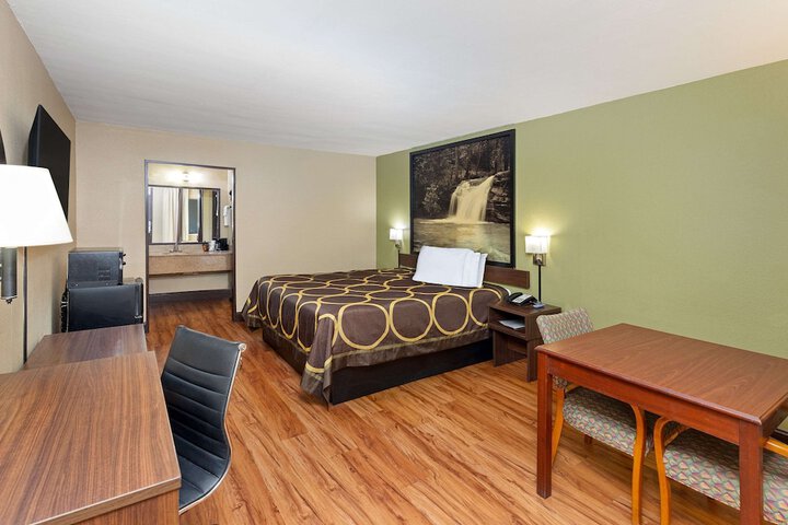 Room 11 of 26