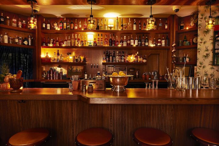 Lounge 66 of 72