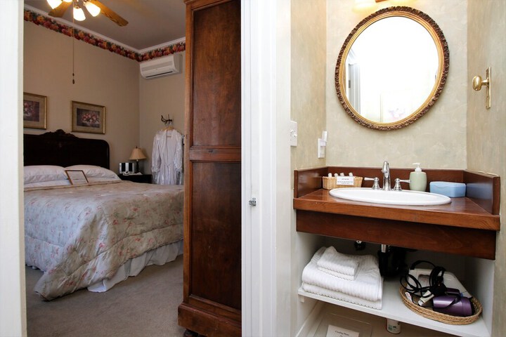 Room 20 of 42