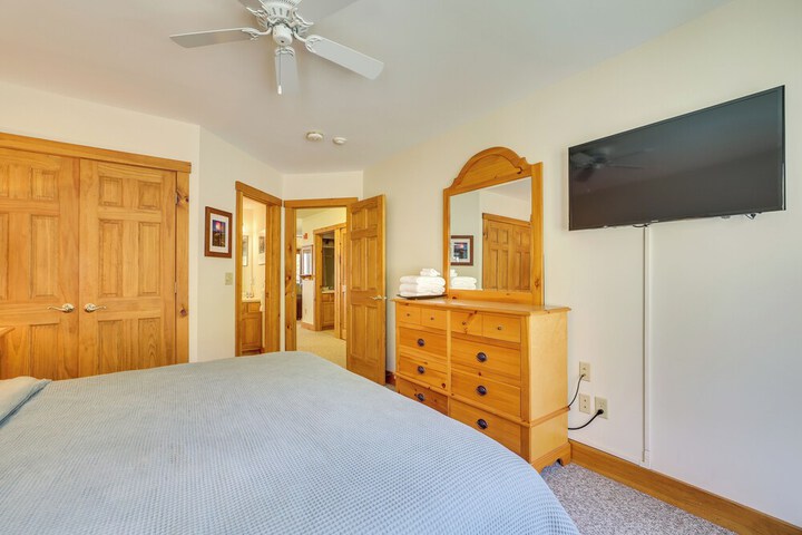 Ski-in / ski-out at Jay Peak Resort Condo!