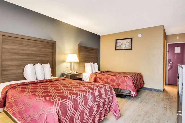 Room 40 of 63