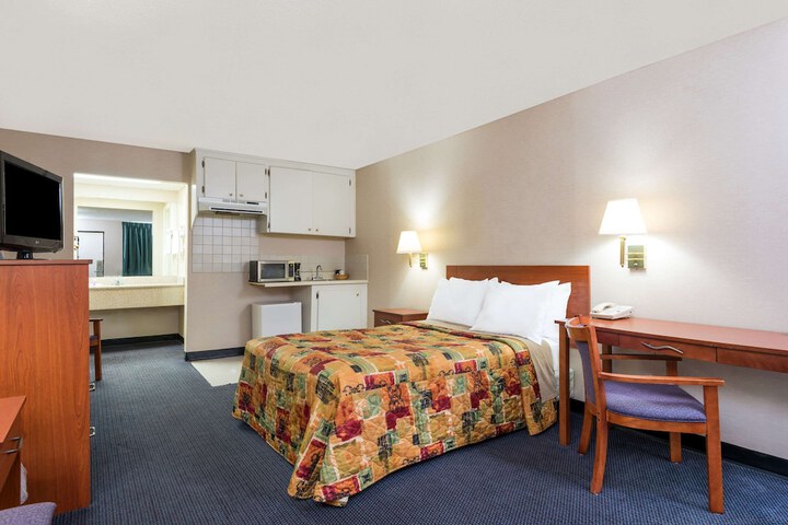 Knights Inn Elizabethtown