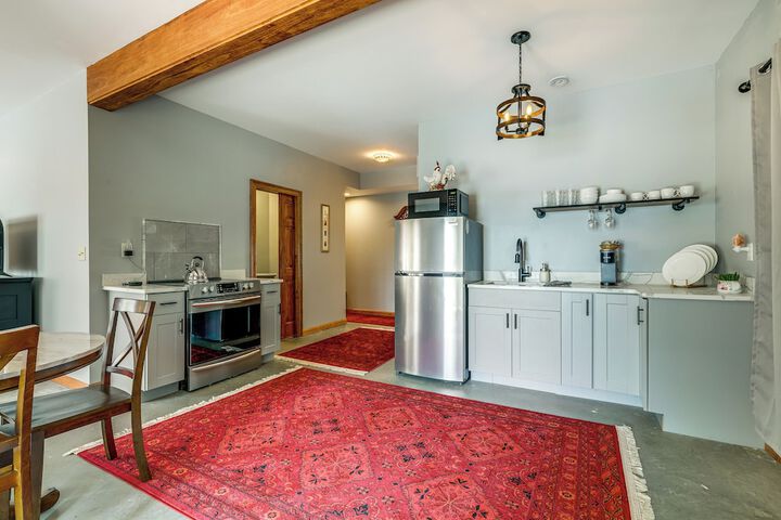 Lakefront Orange Vacation Rental - Pet Friendly!