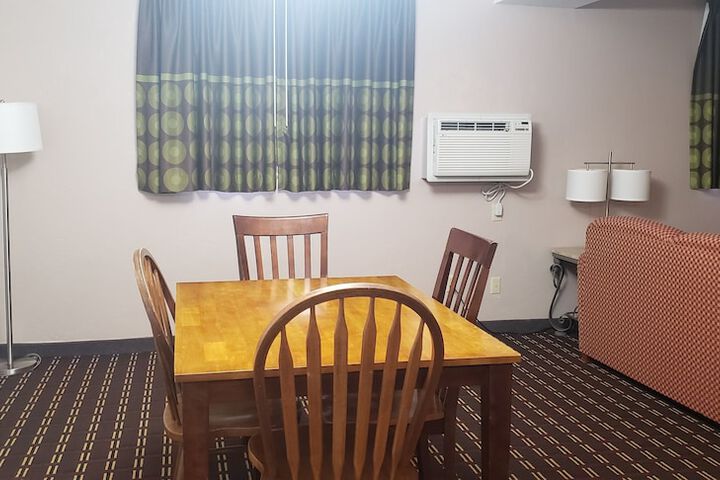 Room 35 of 46