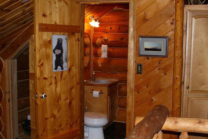 Wise Old Hunter Lodge
