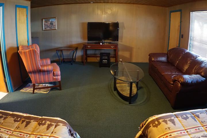 Eagle Nest Fly Shack and Lodge