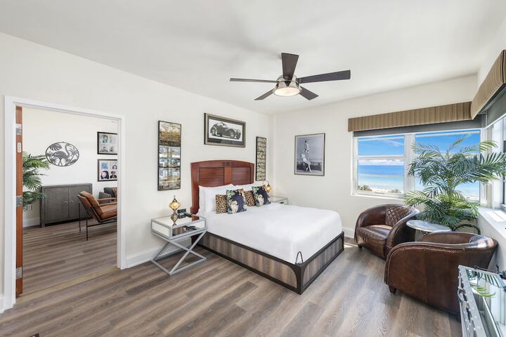 Room 32 of 176