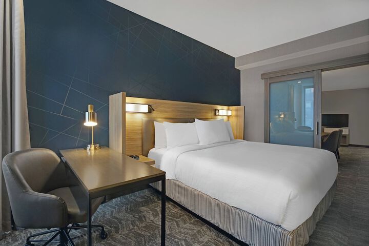 Room 21 of 40