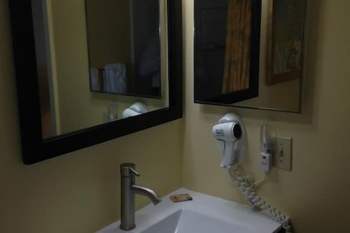 Room 21 of 42
