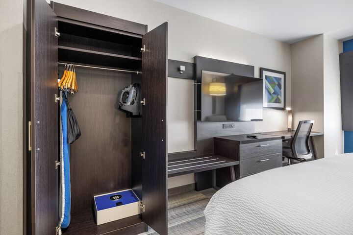 Holiday Inn Express Sunnyvale - Silicon Valley by IHG