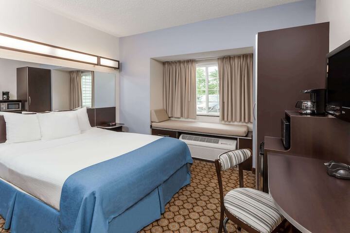 Room 8 of 25