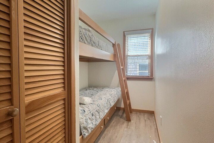 Room 41 of 74