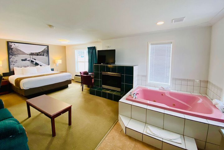 Super 8 by Wyndham 100 Mile House
