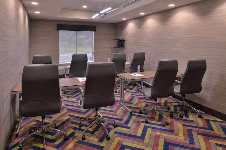Holiday Inn Express & Suites Bryant - Benton Area by IHG