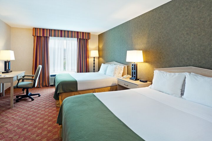 Room 32 of 51