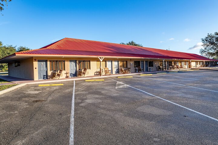 Camp Mack Lodge Marina & RV Resort