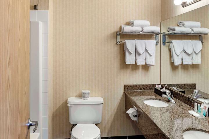 Quality Inn & Suites Edmonton International Airport