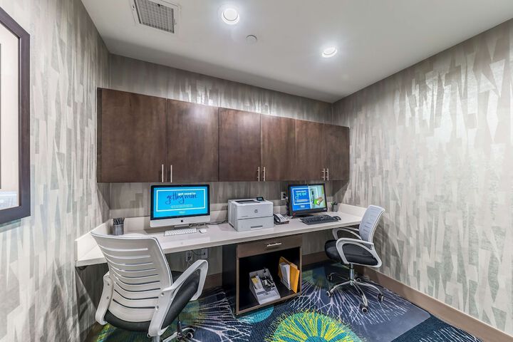Business Center 28 of 28