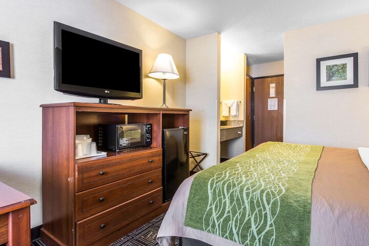 Comfort Inn Weirton - Steubenville