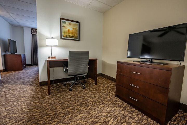 Christopher Inn and Suites