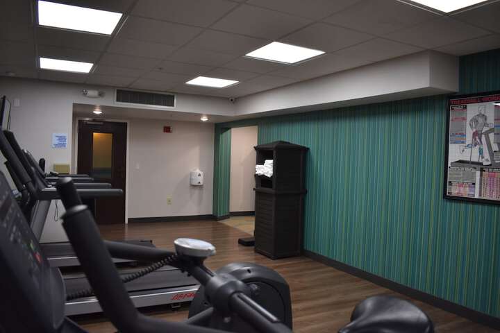 Holiday Inn Express & Suites Nashville - Brentwood I-65 by IHG