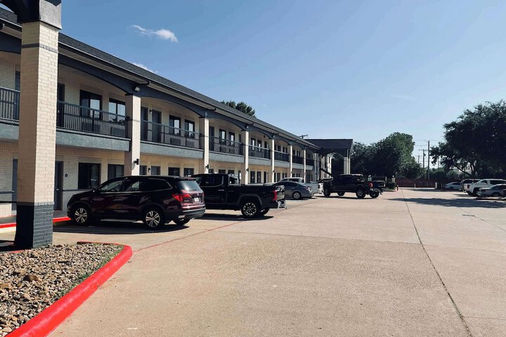 Days Inn by Wyndham Dickinson TX