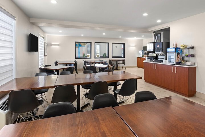 Super 8 by Wyndham Trois-Rivieres