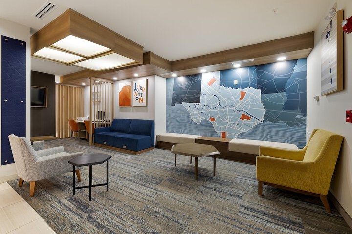 Holiday Inn Express Jourdanton - Pleasanton by IHG