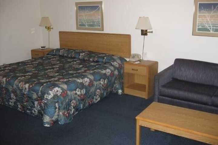 Econo Lodge Waupaca