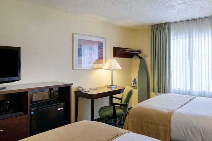 Room 14 of 18