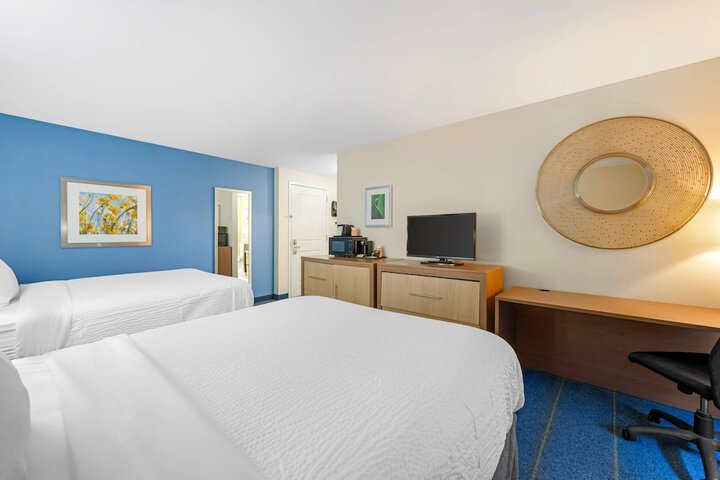 Sleep Inn & Suites Altoona North