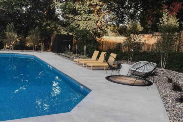 Ode to the 70's creative private home with pool
