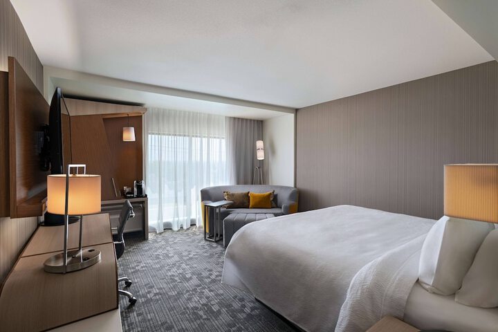 Courtyard by Marriott Dallas Grand Prairie