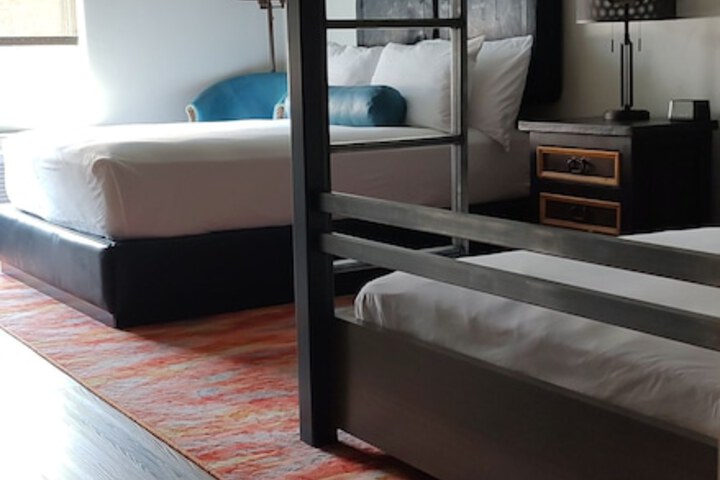 Room 16 of 25